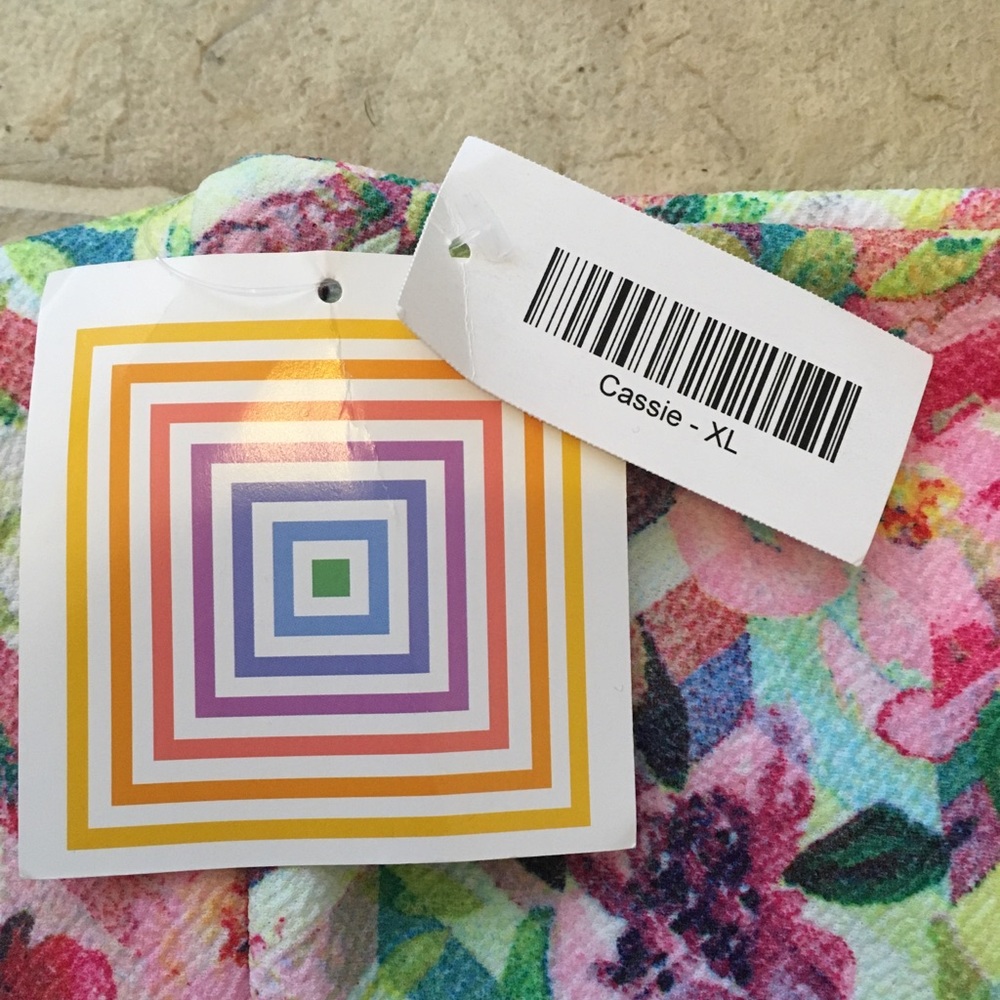 ❌SOLD❌LuLaRoe Cassie Skirt - Picture 2 of 3